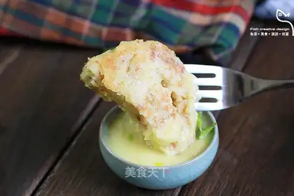 Fried potatoes with pineapple sauce