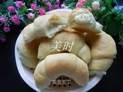 Cheese croissants
