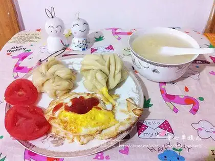 Little bouquets with fried eggs
