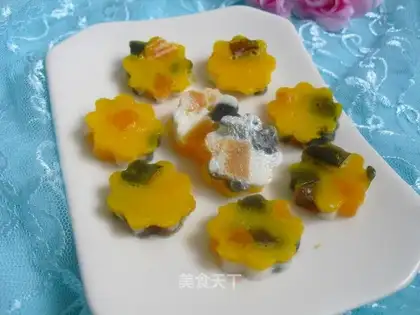 Three-coloured eggs
