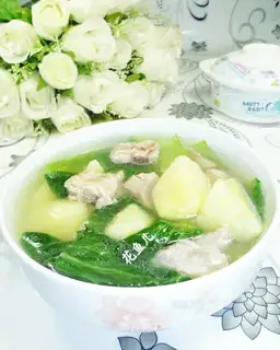 Potato broccoli soup