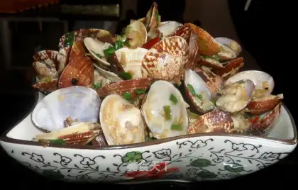 Onion spicy clams
