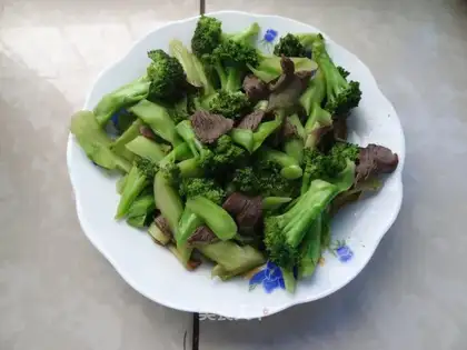 Beef fried broccoli