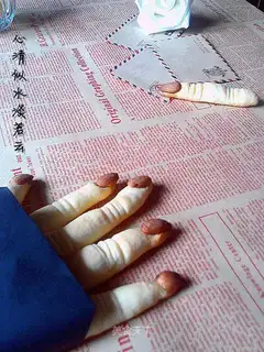 Witch finger crackers