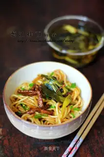 Onion noodles