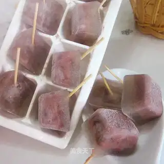 The sprouts of red bean ice