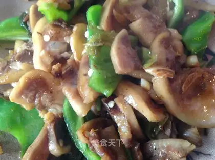 Pyramid fried pork