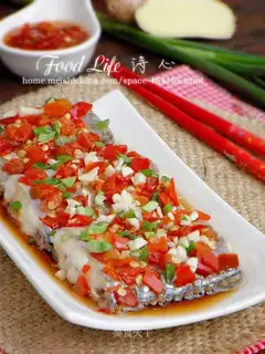Pepper chopping steamed fish