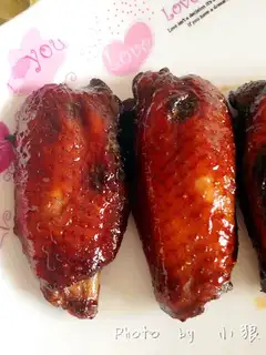 Honey-cooked chicken wings
