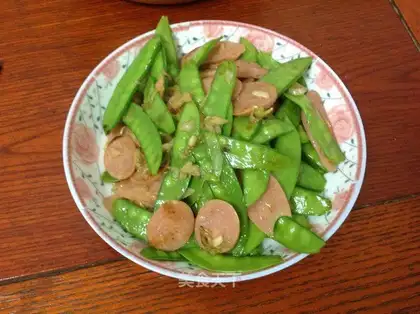 Sausage fried Dutch beans