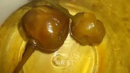 Soy sauce and pepper