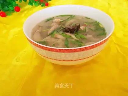 Clean up the pork belly soup