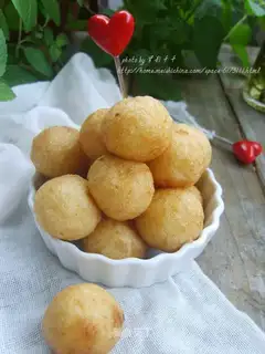 Corn scum cheeseball