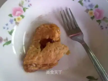 Simple apple grape pie