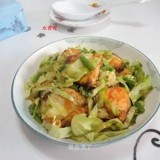 Fish with cabbage