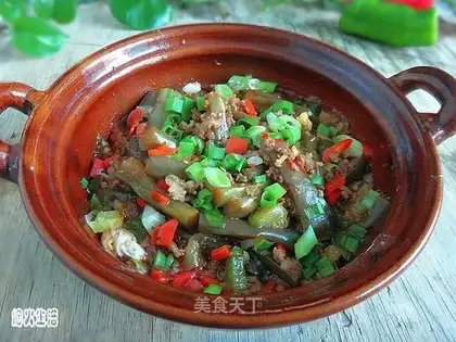 Meat and eggplant casserole