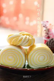 Pumpkin rolls