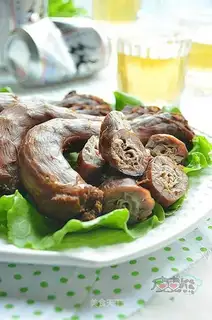 Spicy duck neck