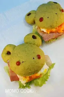 Little frog spinach burger