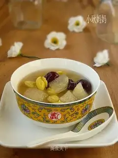 Pear date white fruit soup