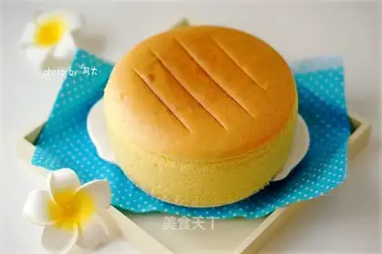 Gold sponge cake