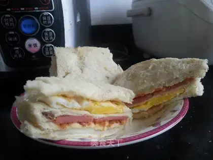 Ham pine sandwich
