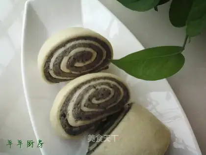 Black sesame rolls and buns