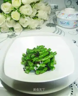 Olive gravy with beans
