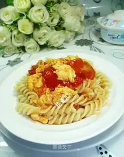 Tomato fried eggs and a screwdriver