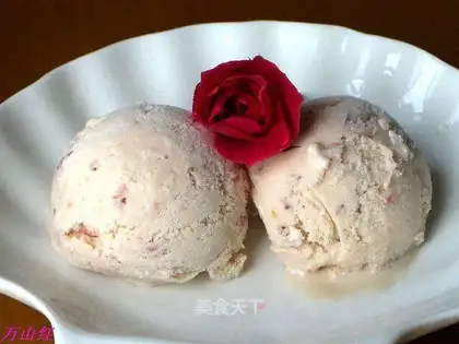 Strawberry ice cream