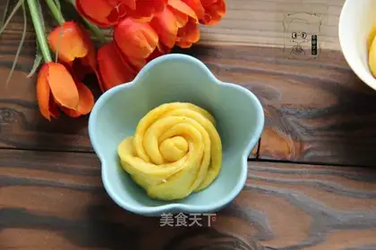 Rose buns