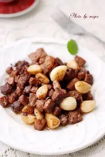 Black garlic beef