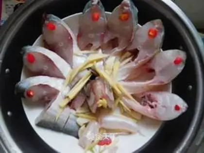 Vacuated peacock porridge