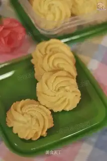 Cream cookies