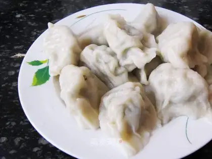 Big cabbage pork shrimp dumplings