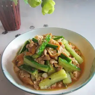 Pork oil tofu cucumber