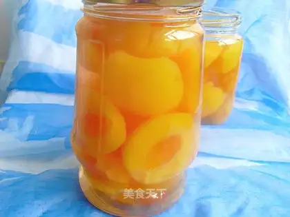 Homemade peach cans