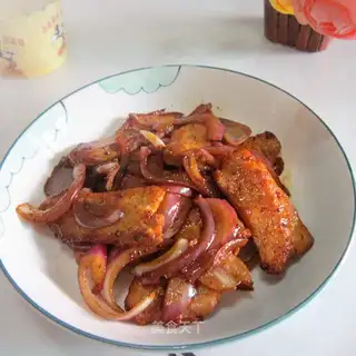Onion fried meat