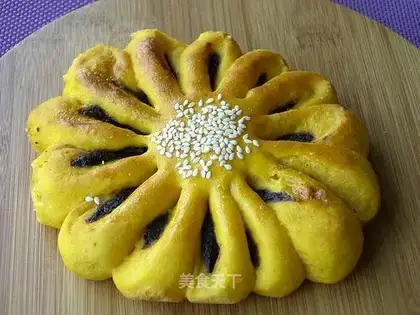 Pumpkin-tree-bread