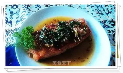 Salmon with lemongrass and lemon sauce