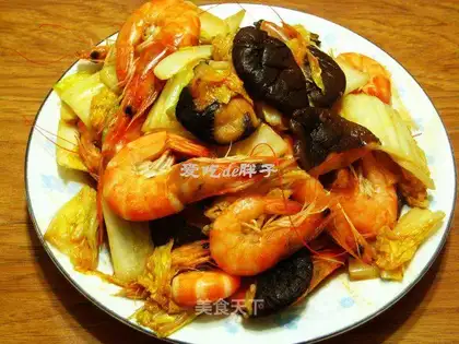 Stir-fried prawns with mushroom and baby vegetables