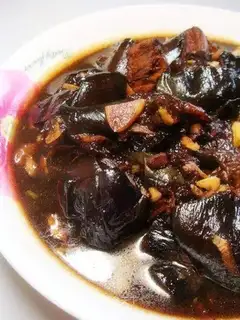 Roasted eggplant with pork and garlic sauce