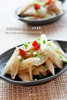 Hot and sour lotus root strips