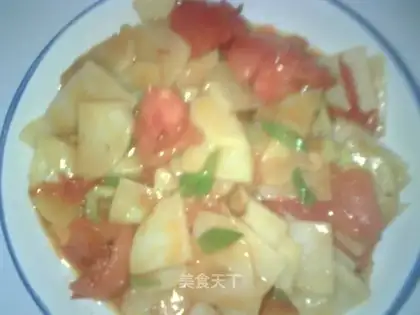 Tomato and potato chips