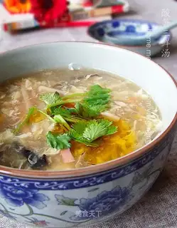 Sour bamboo shoots and three delicacies soup