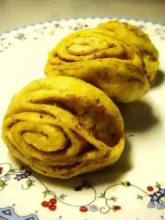 Vegetable, coarse grains, salt and pepper roll