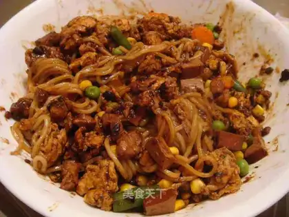 Soy bean fried noodles with egg sauce