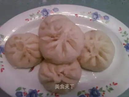 Pork and celery stuffed buns