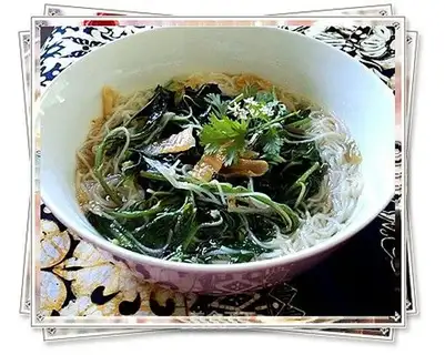 Purslane Soup Rice Noodles