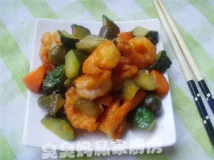 stir-fried shrimp with pickled cucumber